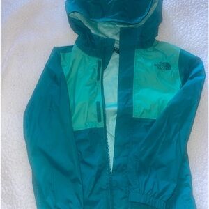 Girl’s light weight hooded jacket size 6  Windproof DryVent™ fabric.